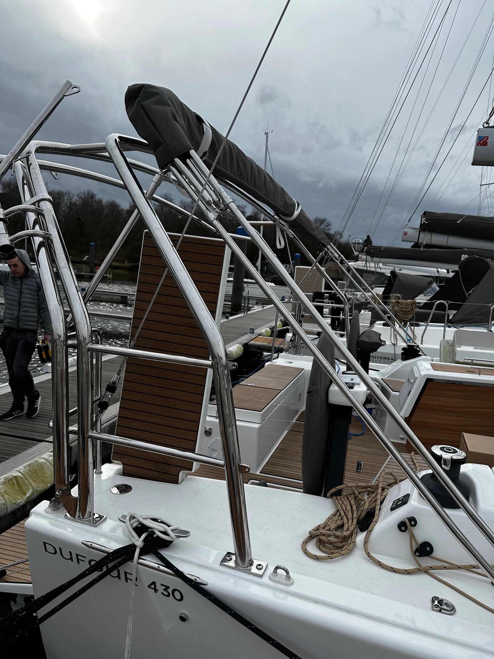 Dufour 430 — Valkiry Solar Arch thumbnail 7