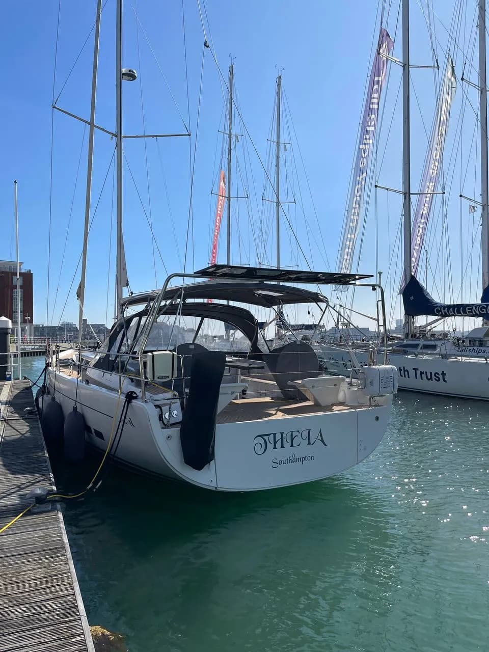 Hanse 575 — Valkiry Single Frame Solar Arch - Photo 1