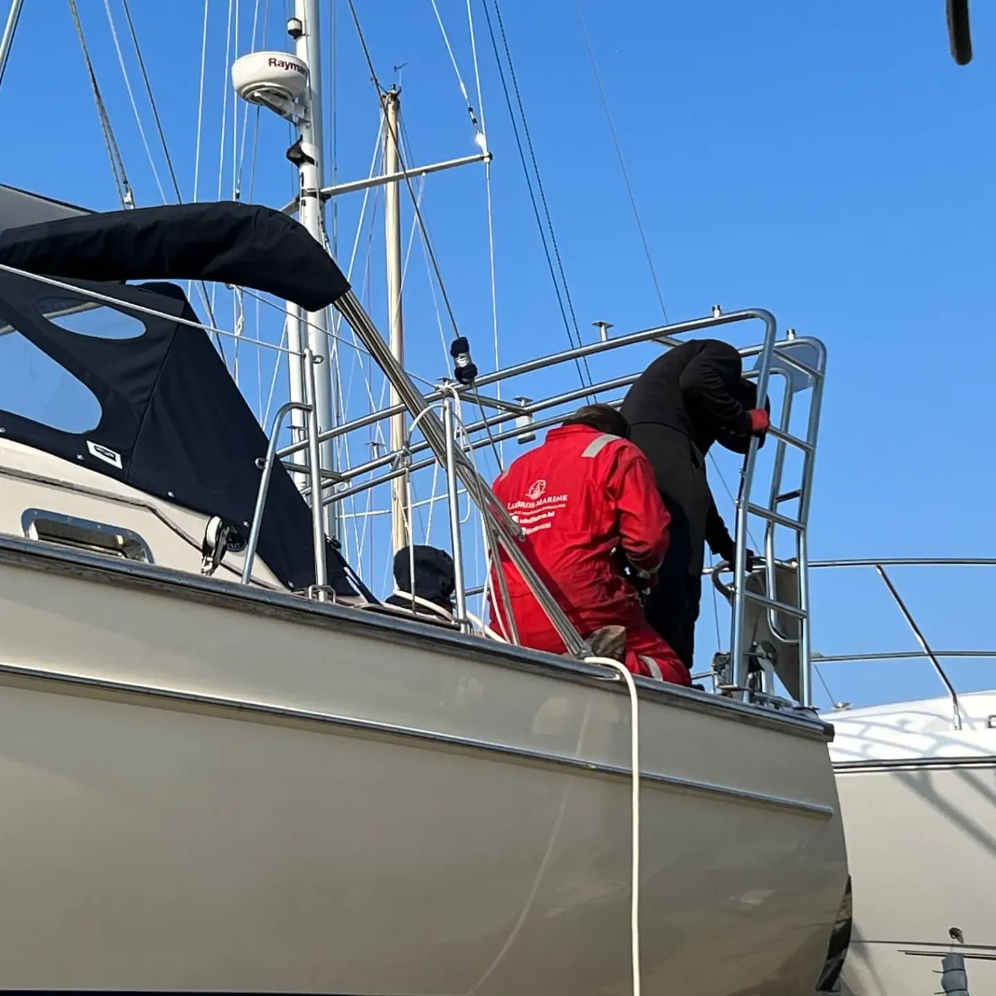 Island Packet 440 — EIVIVA — Eiviva Solar Arch thumbnail 13