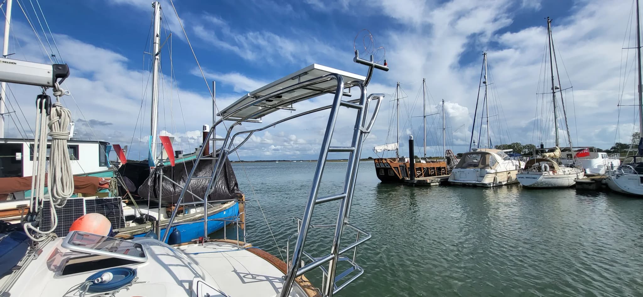 Moody 38 — Eiviva Solar Arch thumbnail 4