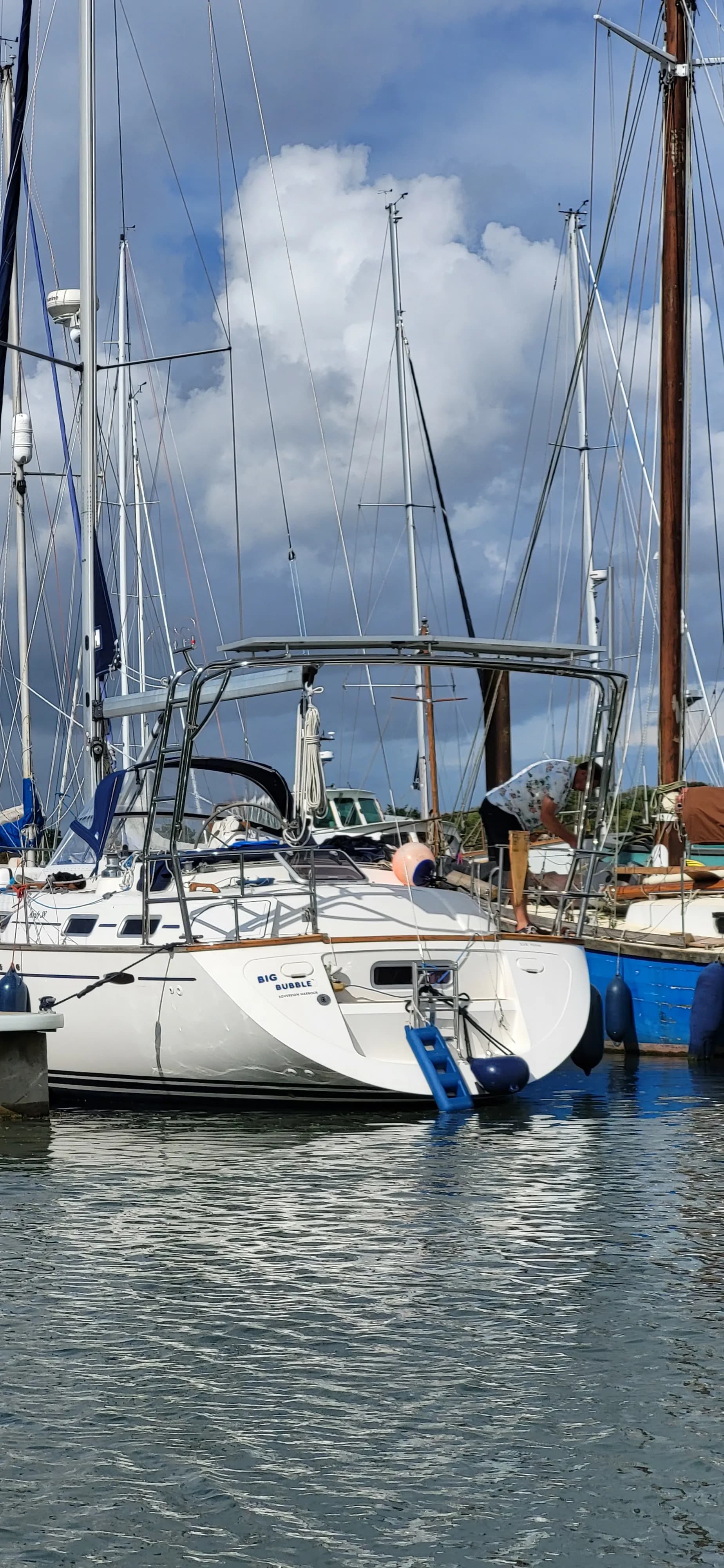 Moody 38 — Eiviva Solar Arch thumbnail 8