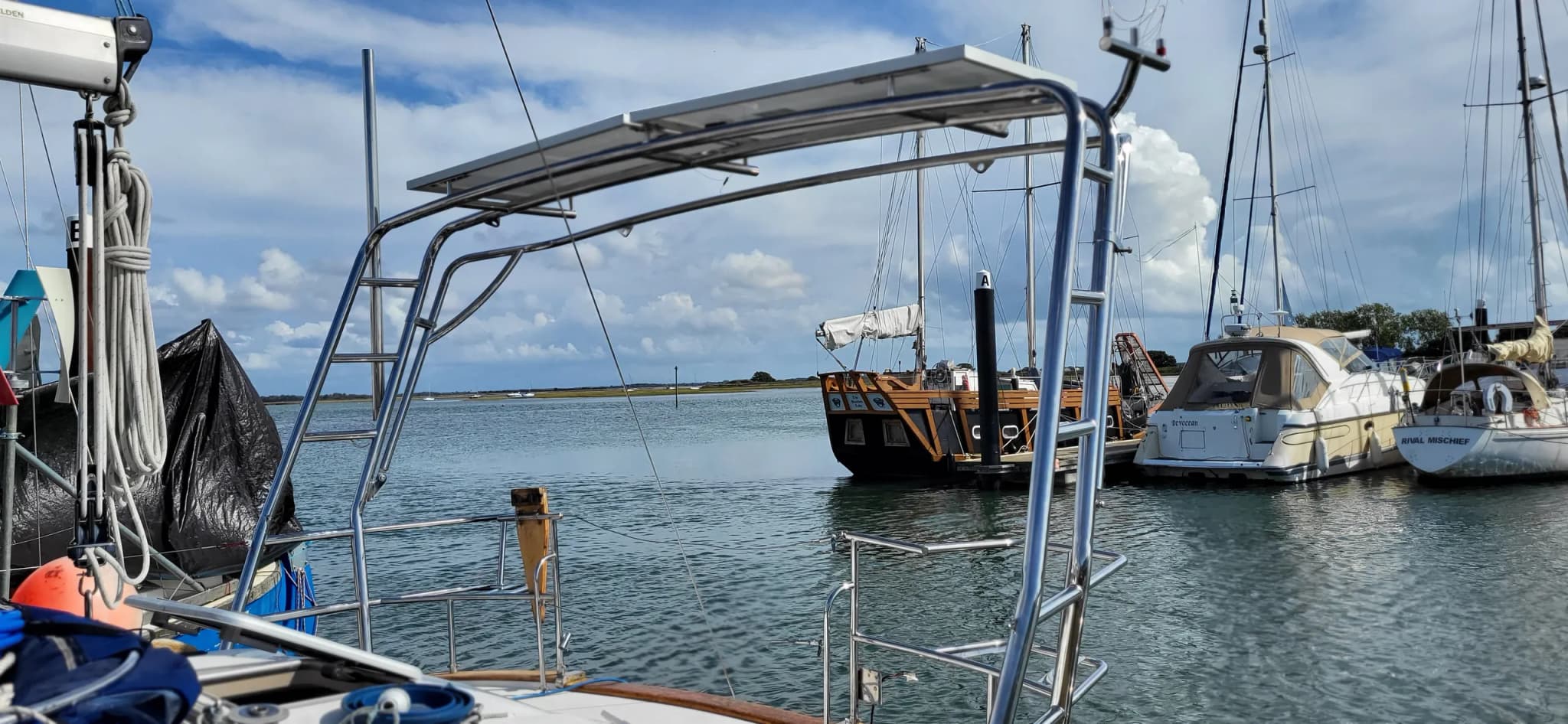 Moody 38 — Eiviva Solar Arch thumbnail 6