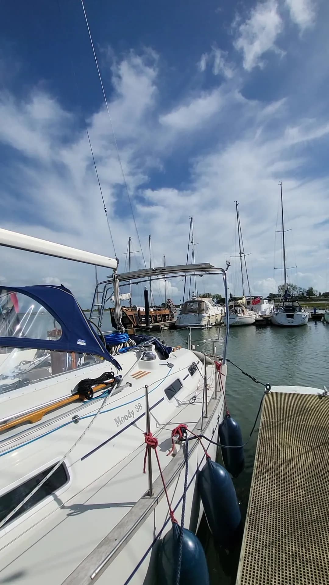 Moody 38 — Eiviva Solar Arch thumbnail 9