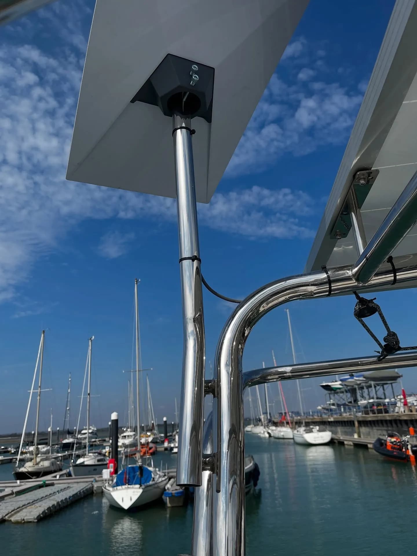 Moody 54 — Valkiry Solar Arch (Modified Forward-Facing) thumbnail 10