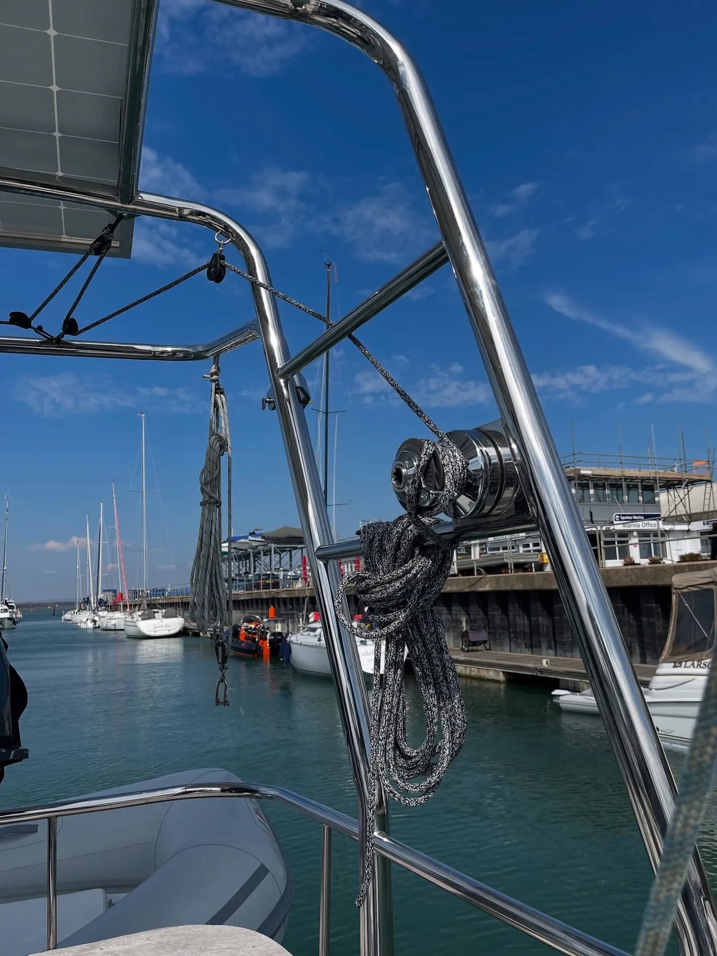 Moody 54 — Valkiry Solar Arch (Modified Forward-Facing) thumbnail 3